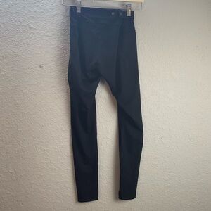 ADAY Black Crop and‎ Roll Size XS Leggings